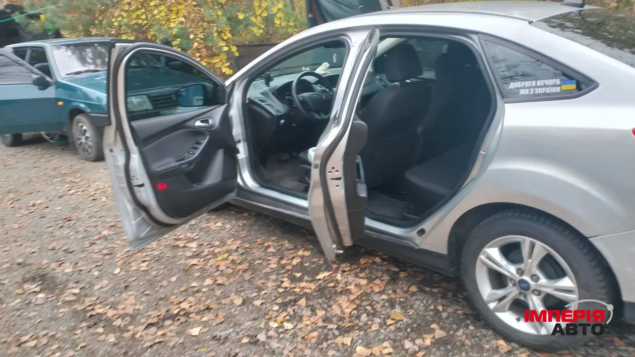 Ford Focus - фото 8