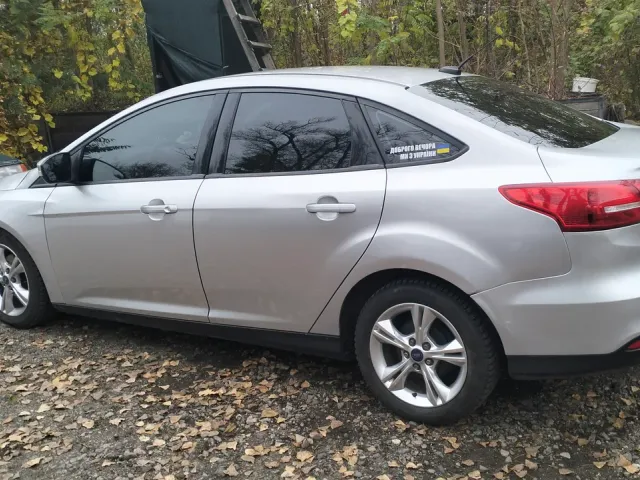 Ford Focus - фото 3
