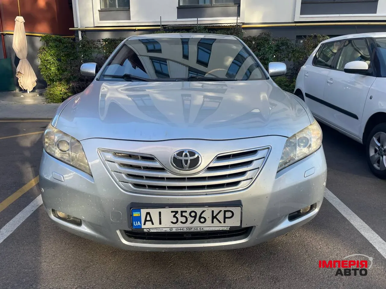 Toyota Camry - фото 2