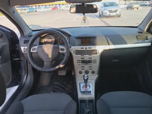 Opel Astra - фото 3