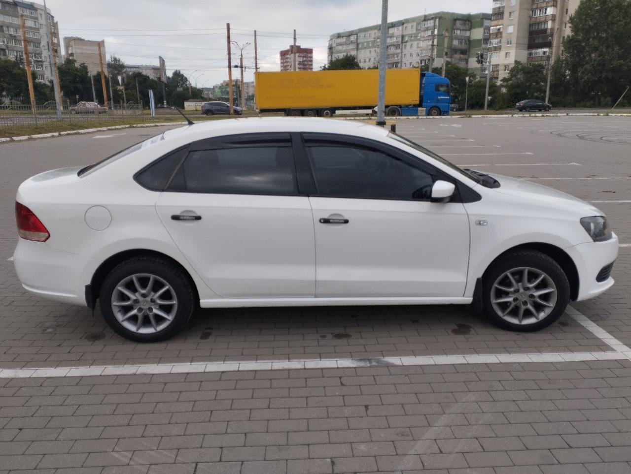 Volkswagen Polo - фото 8