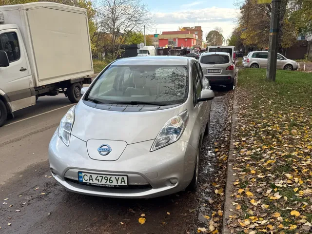 Nissan Leaf - фото 2