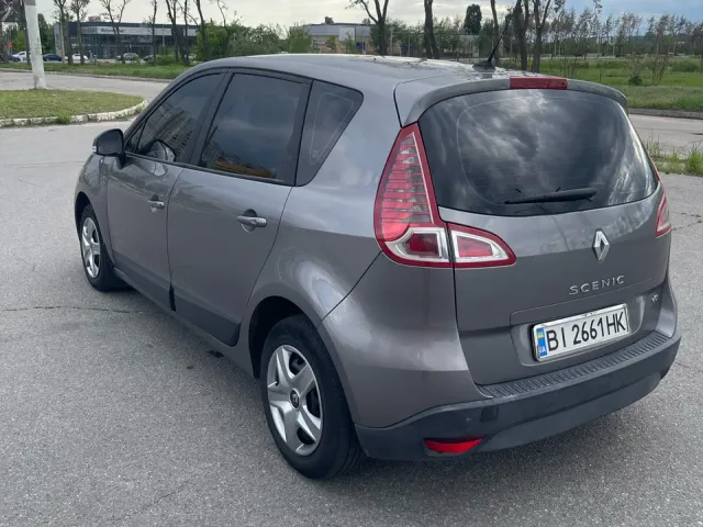 Renault Megane - фото 4