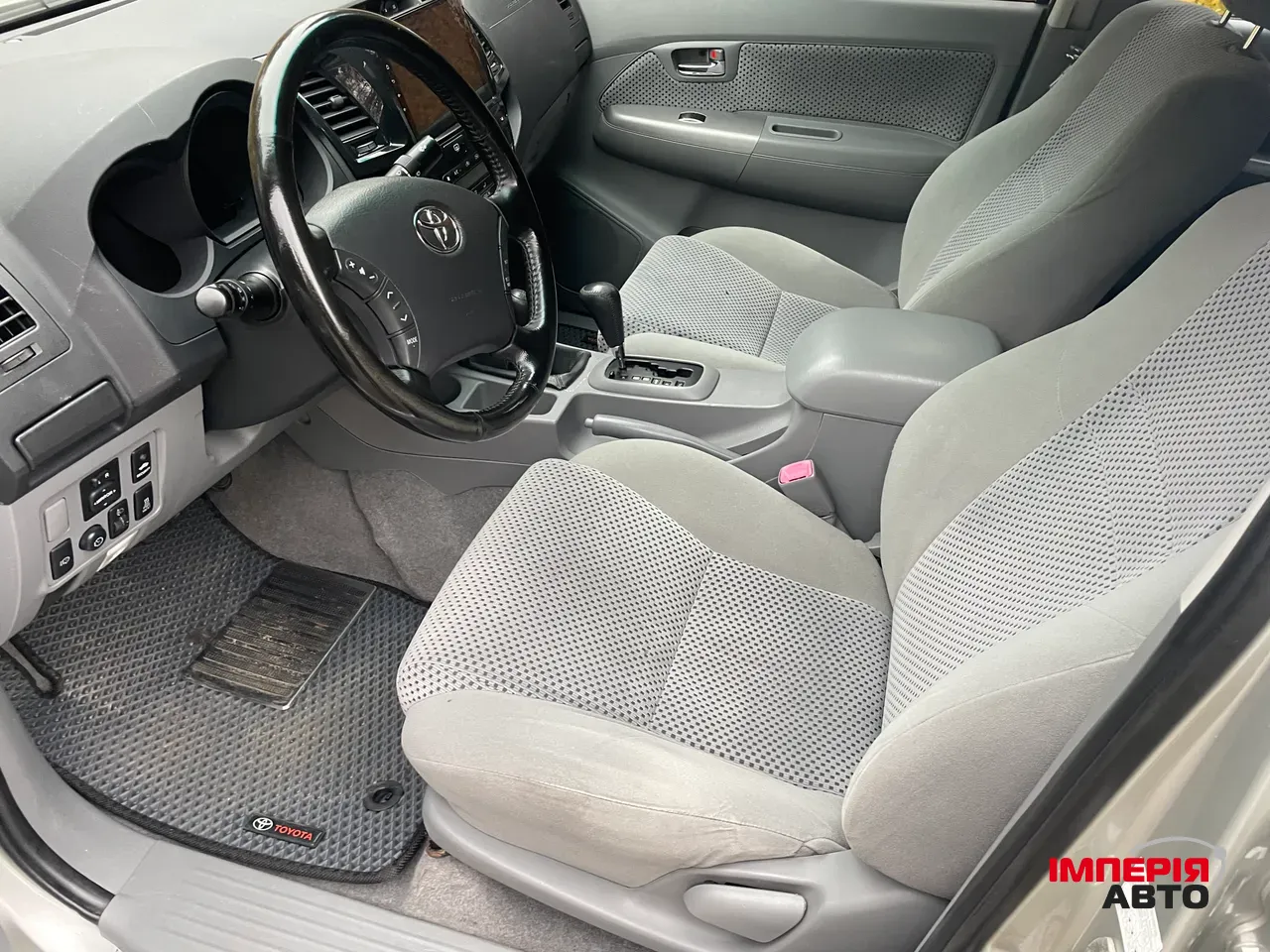 Toyota Hilux - фото 11