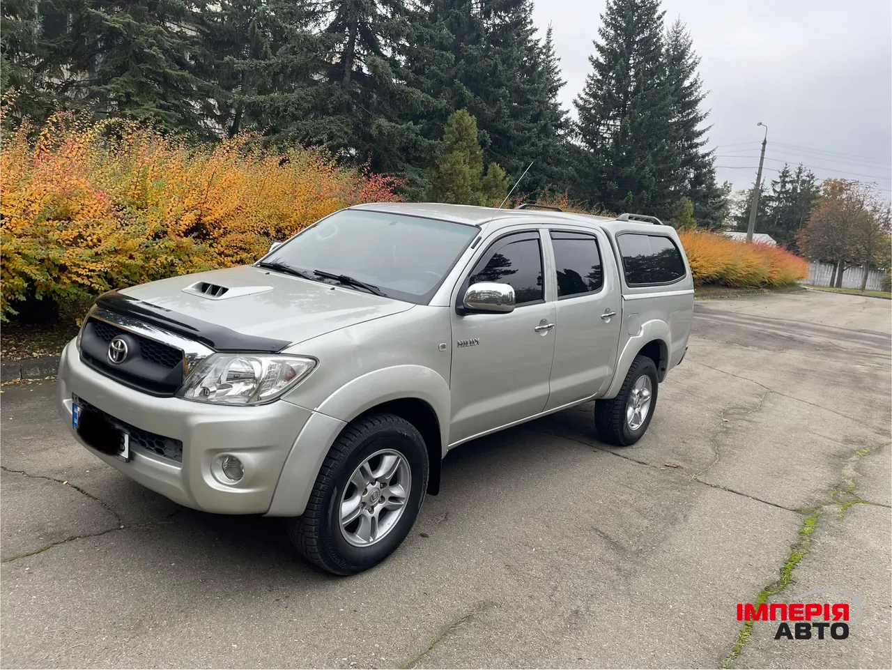 Toyota Hilux - фото 1