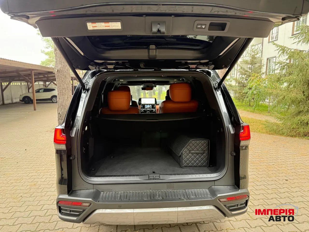 Lexus LX - фото 9