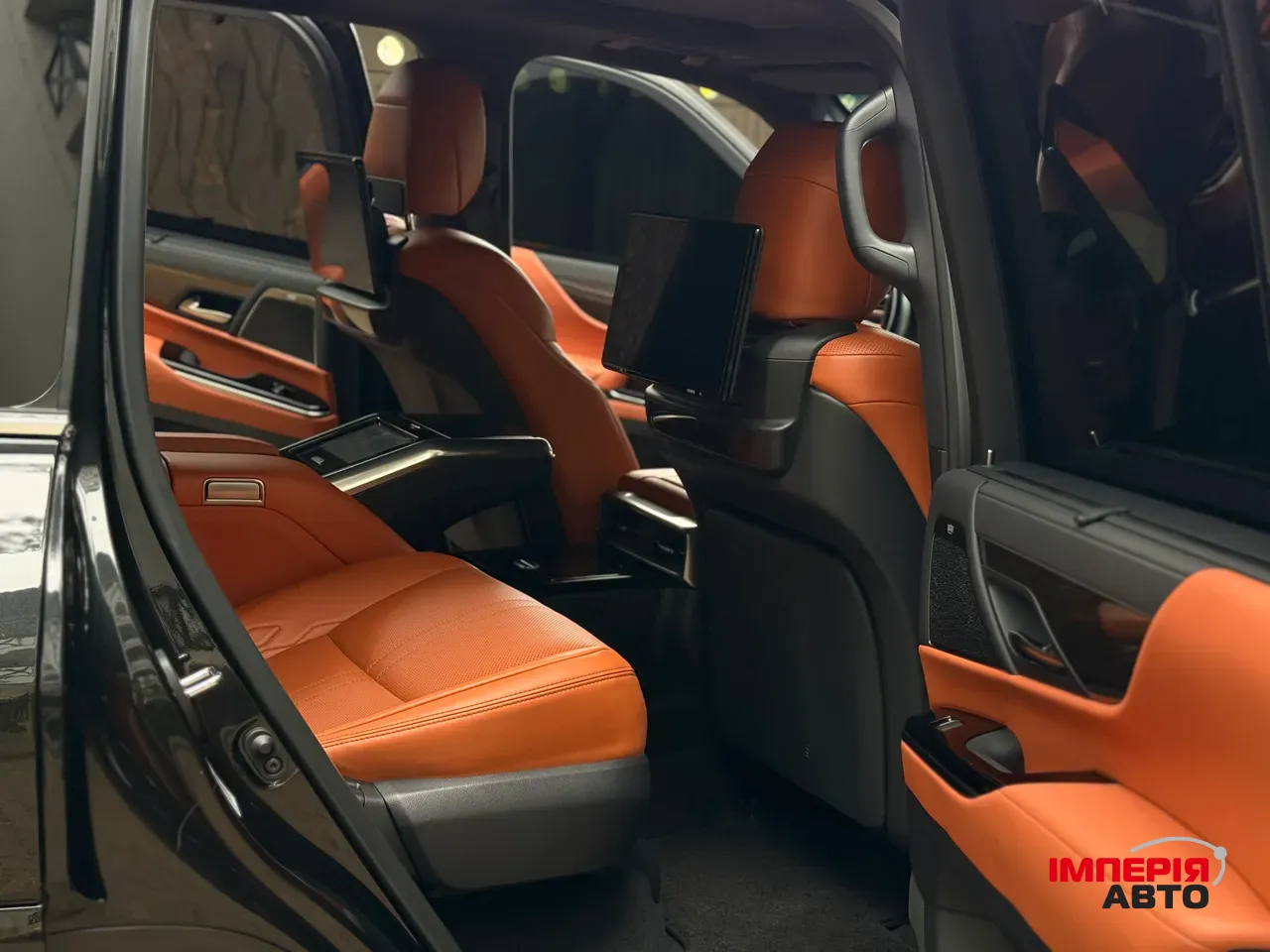 Lexus LX - фото 13