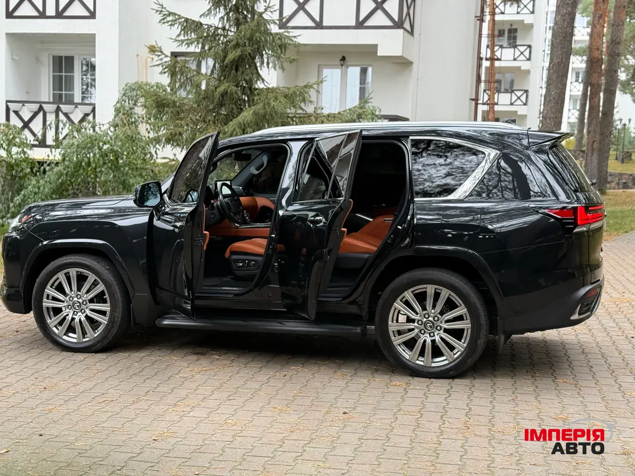 Lexus LX - фото 4