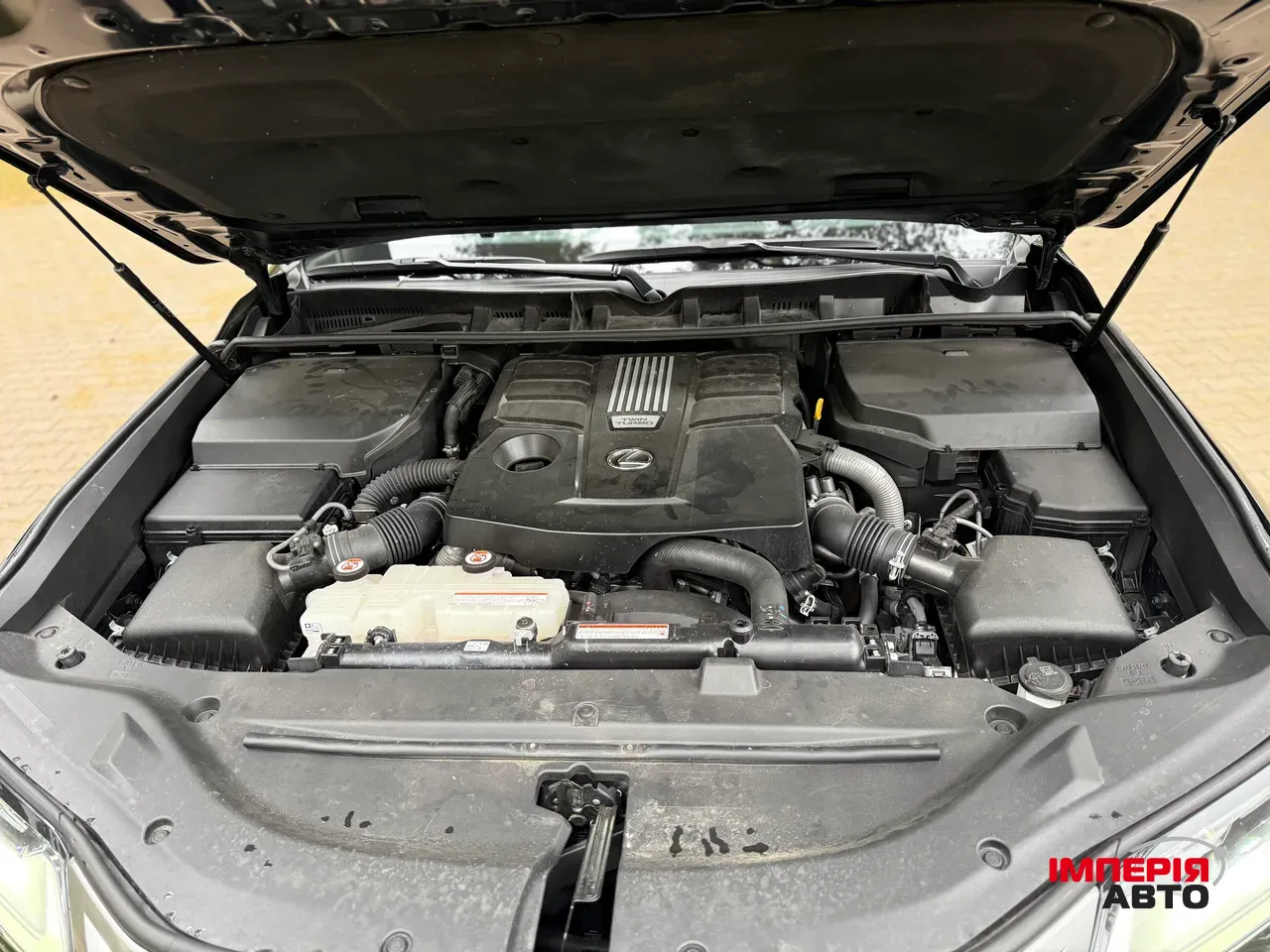 Lexus LX - фото 16