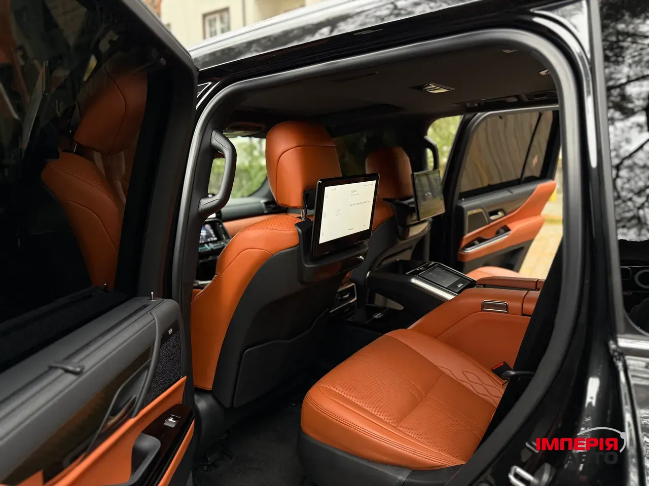 Lexus LX - фото 11