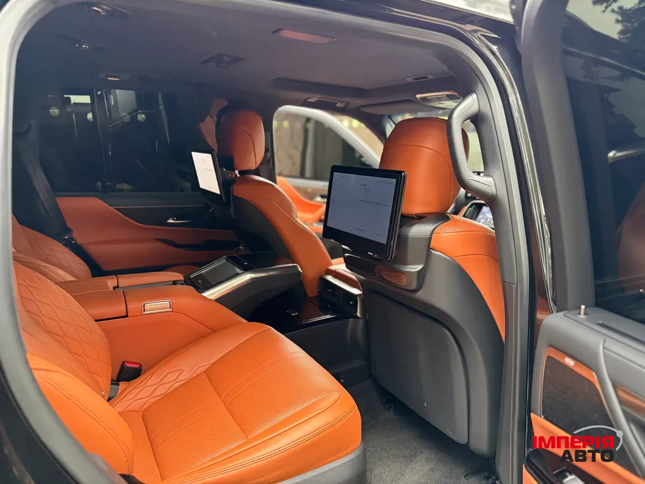 Lexus LX - фото 10