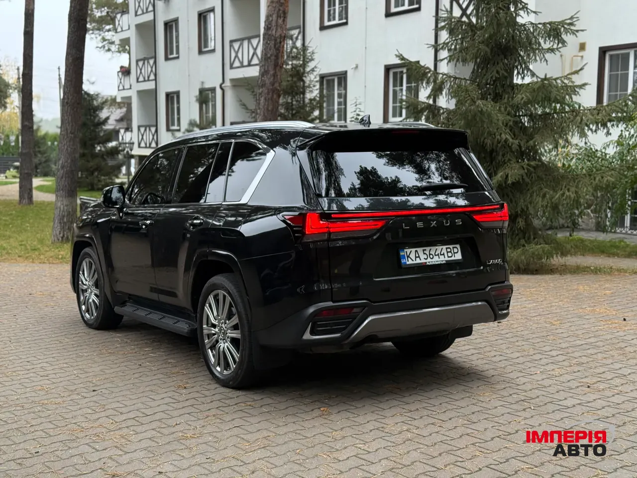 Lexus LX - фото 5