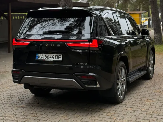 Lexus LX - фото 2