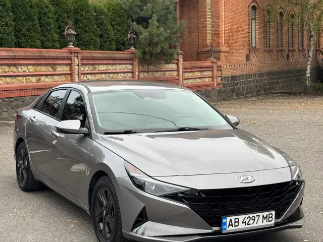 Hyundai Elantra - фото 2