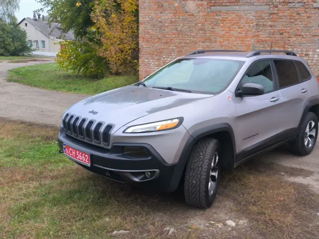 Jeep Cherokee - фото 3