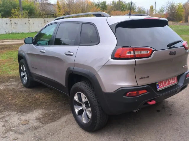 Jeep Cherokee - фото 5