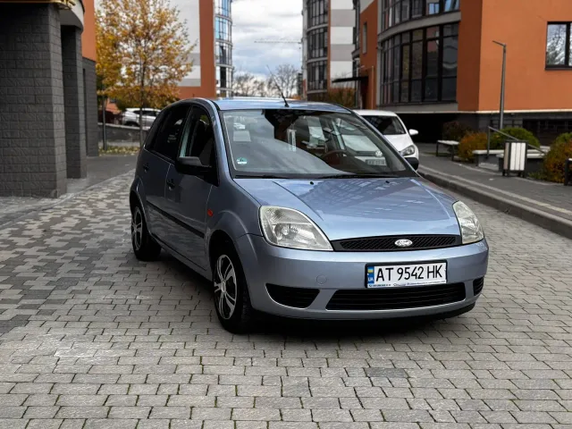 Ford Fiesta - фото 1