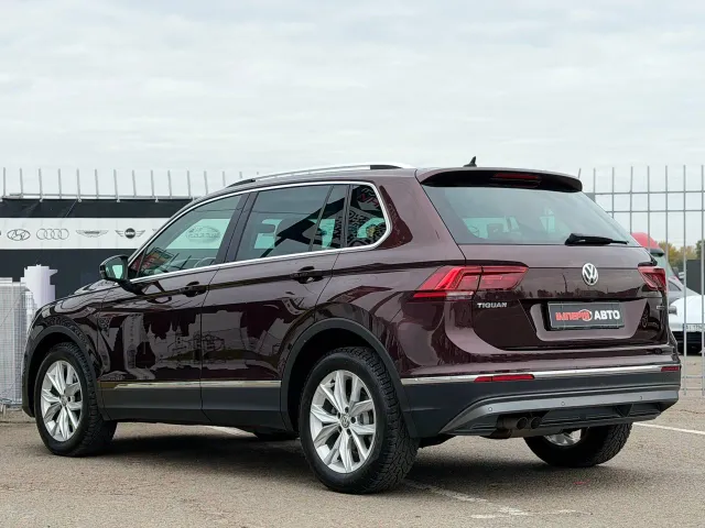 Volkswagen Tiguan - фото 4
