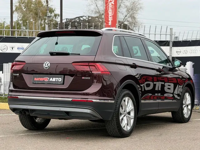 Volkswagen Tiguan - фото 5