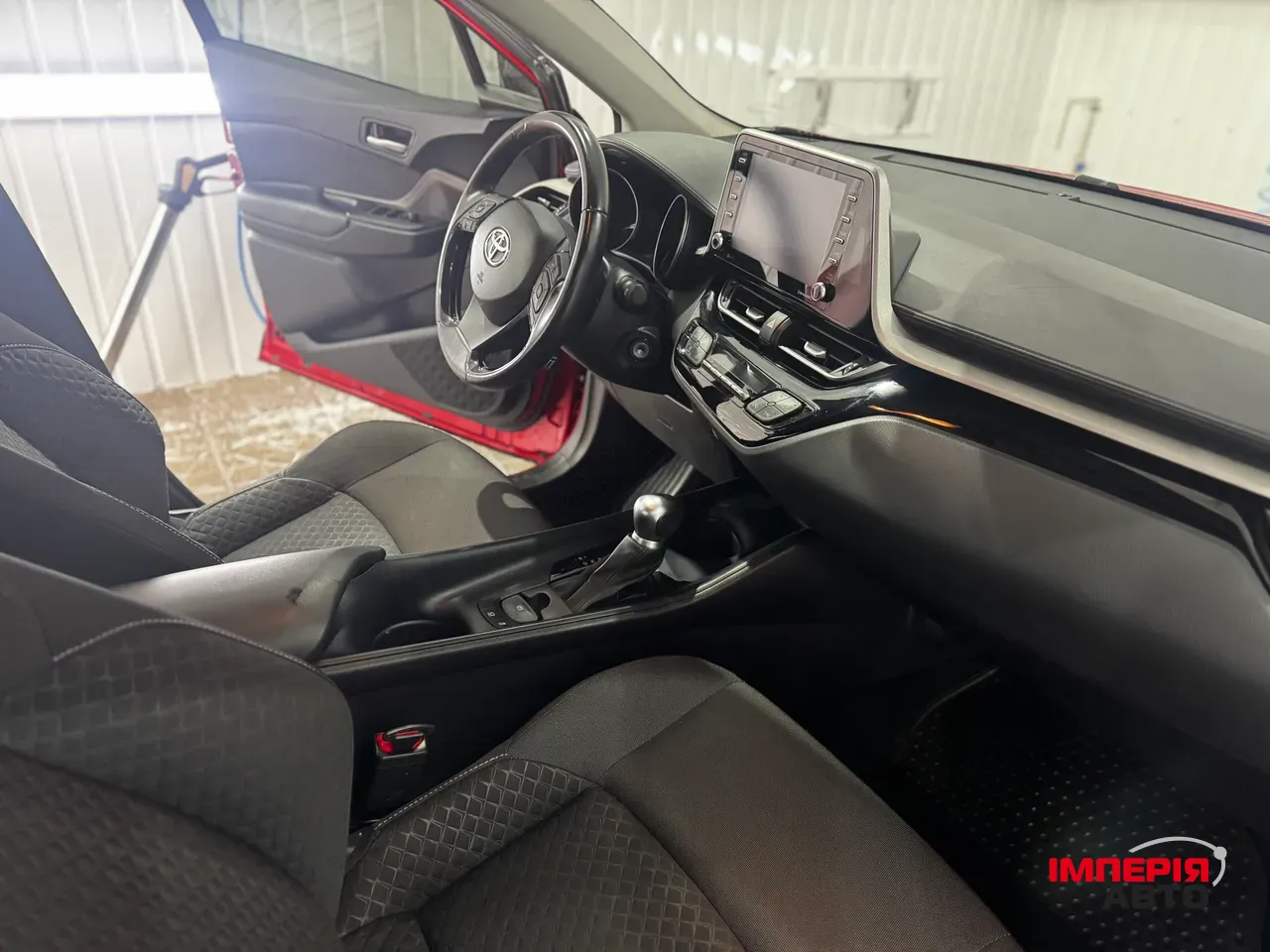 Toyota C-HR - фото 15