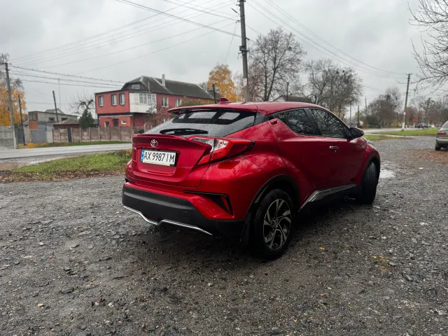 Toyota C-HR - фото 3