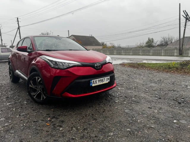 Toyota C-HR - фото 1