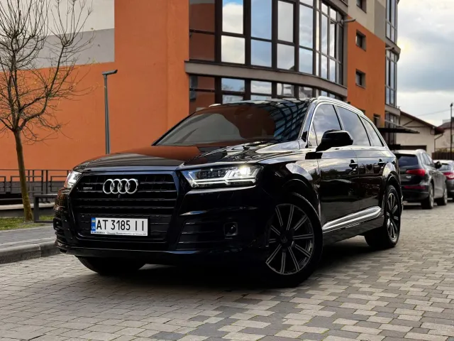 Audi Q7 - фото 1