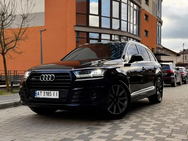 Audi Q7 - фото 5