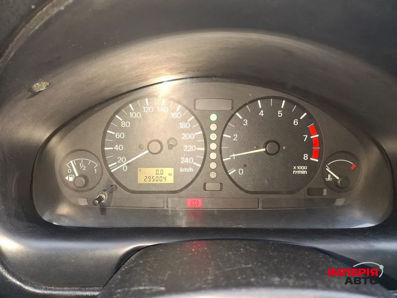 Mitsubishi Carisma - фото 7