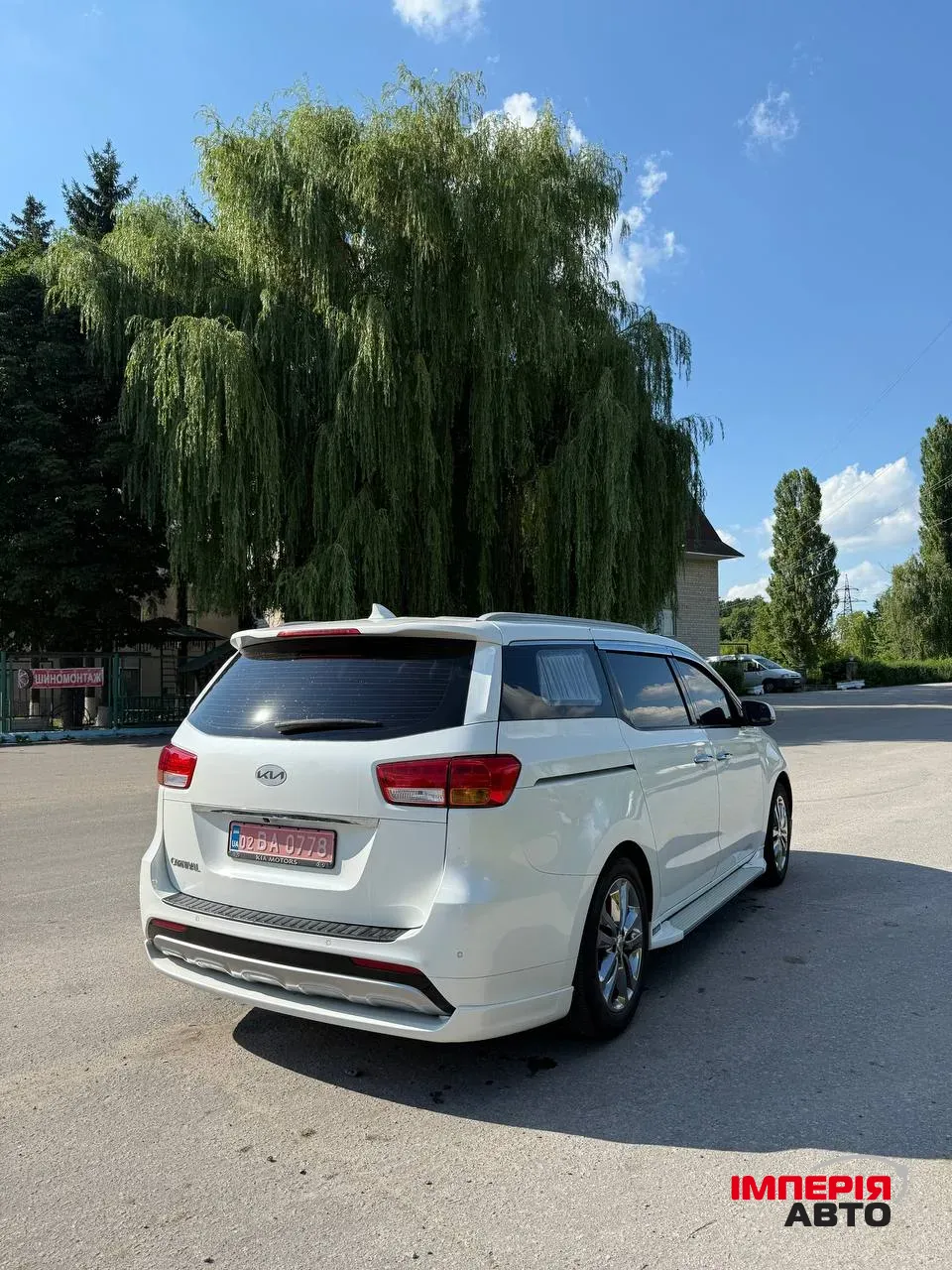 Kia Carnival - фото 2