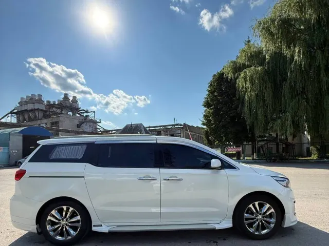 Kia Carnival - фото 5