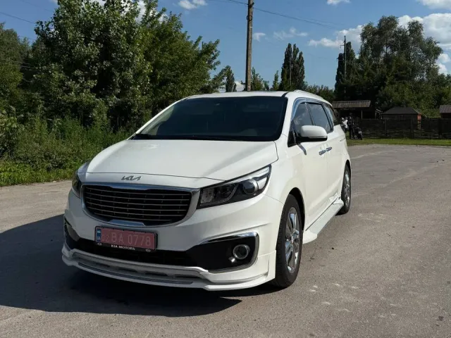 Kia Carnival - фото 1