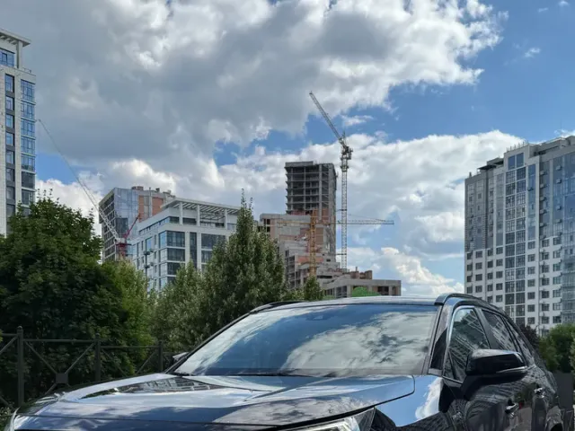 Toyota RAV4 - фото 4