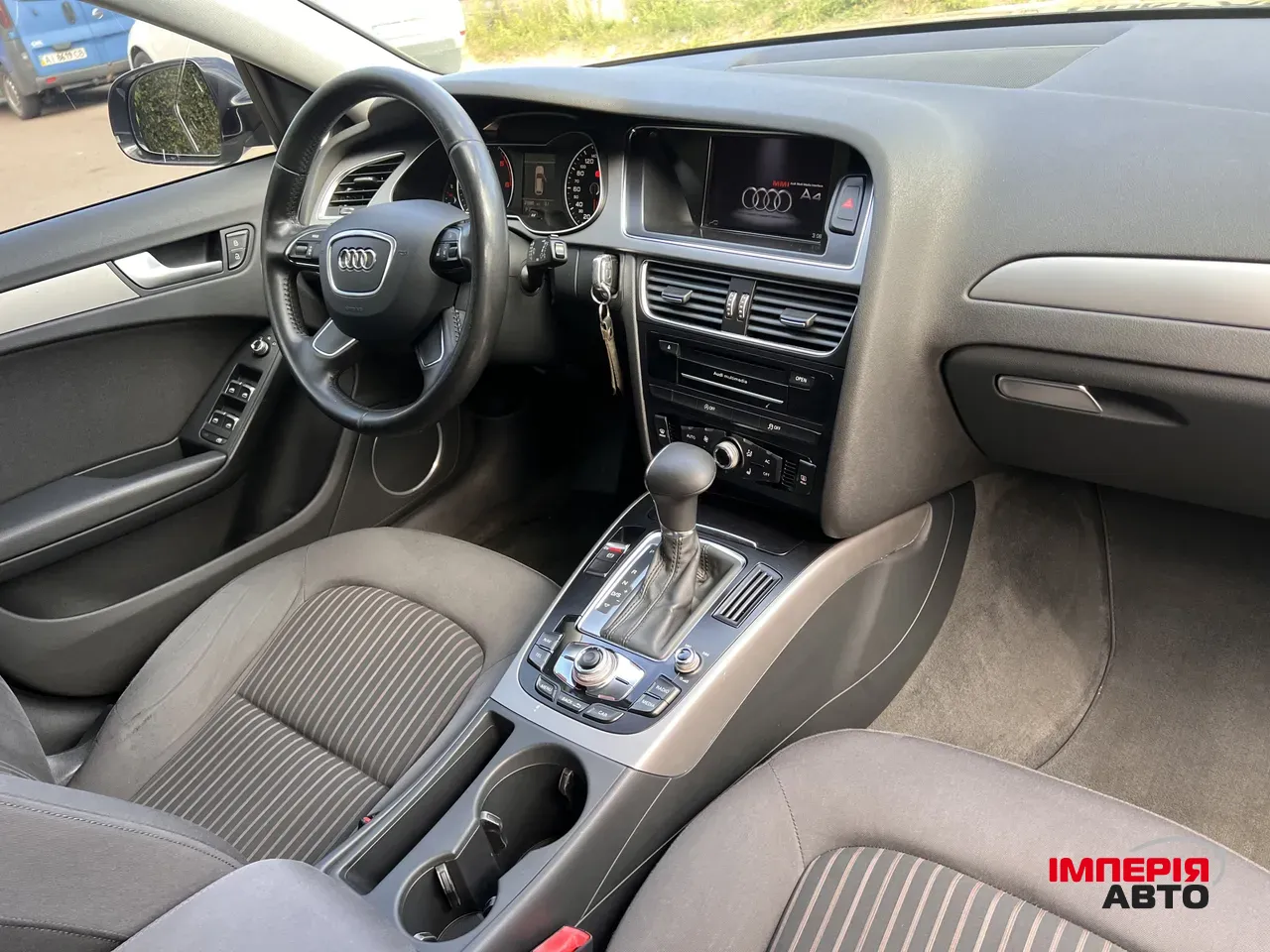 Audi A4 - фото 22