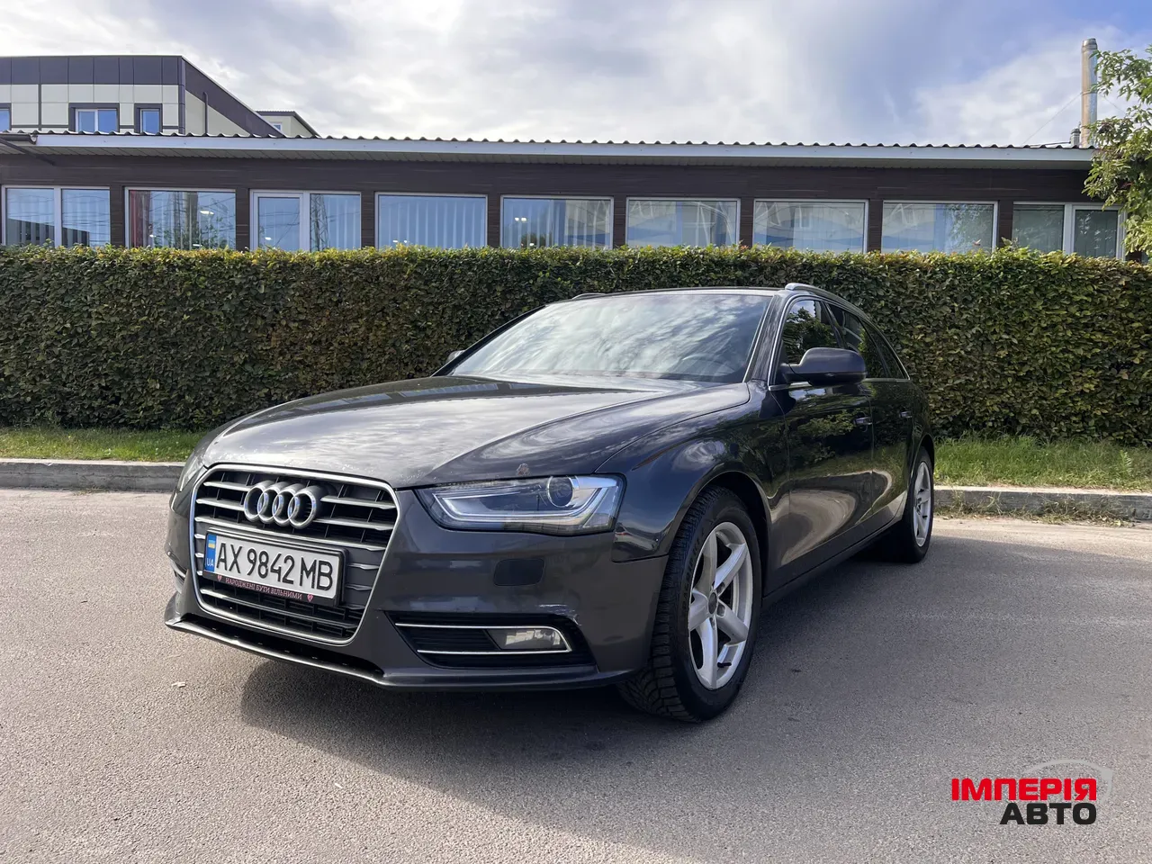 Audi A4 - фото 1