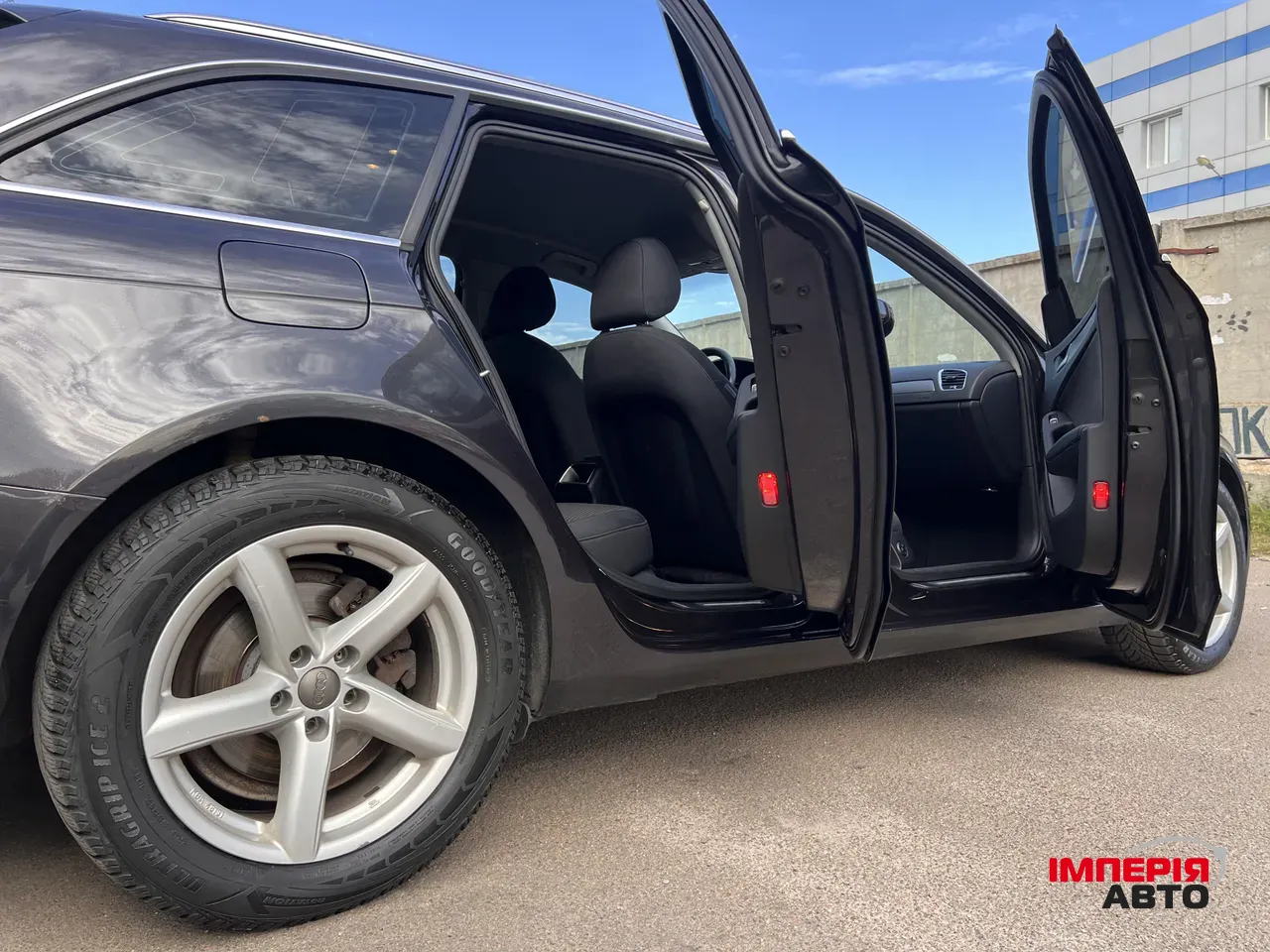 Audi A4 - фото 15