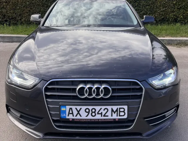 Audi A4 - фото 2