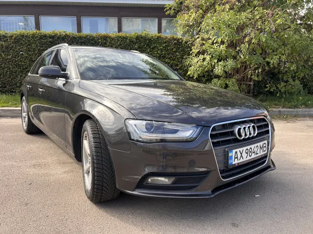 Audi A4 - фото 4