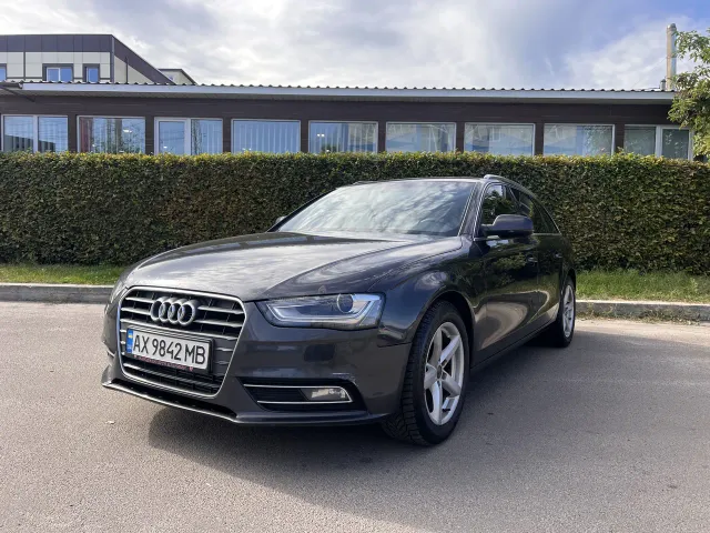 Audi A4 - фото 1