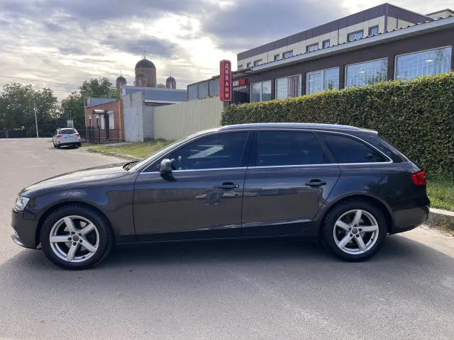Audi A4 - фото 3