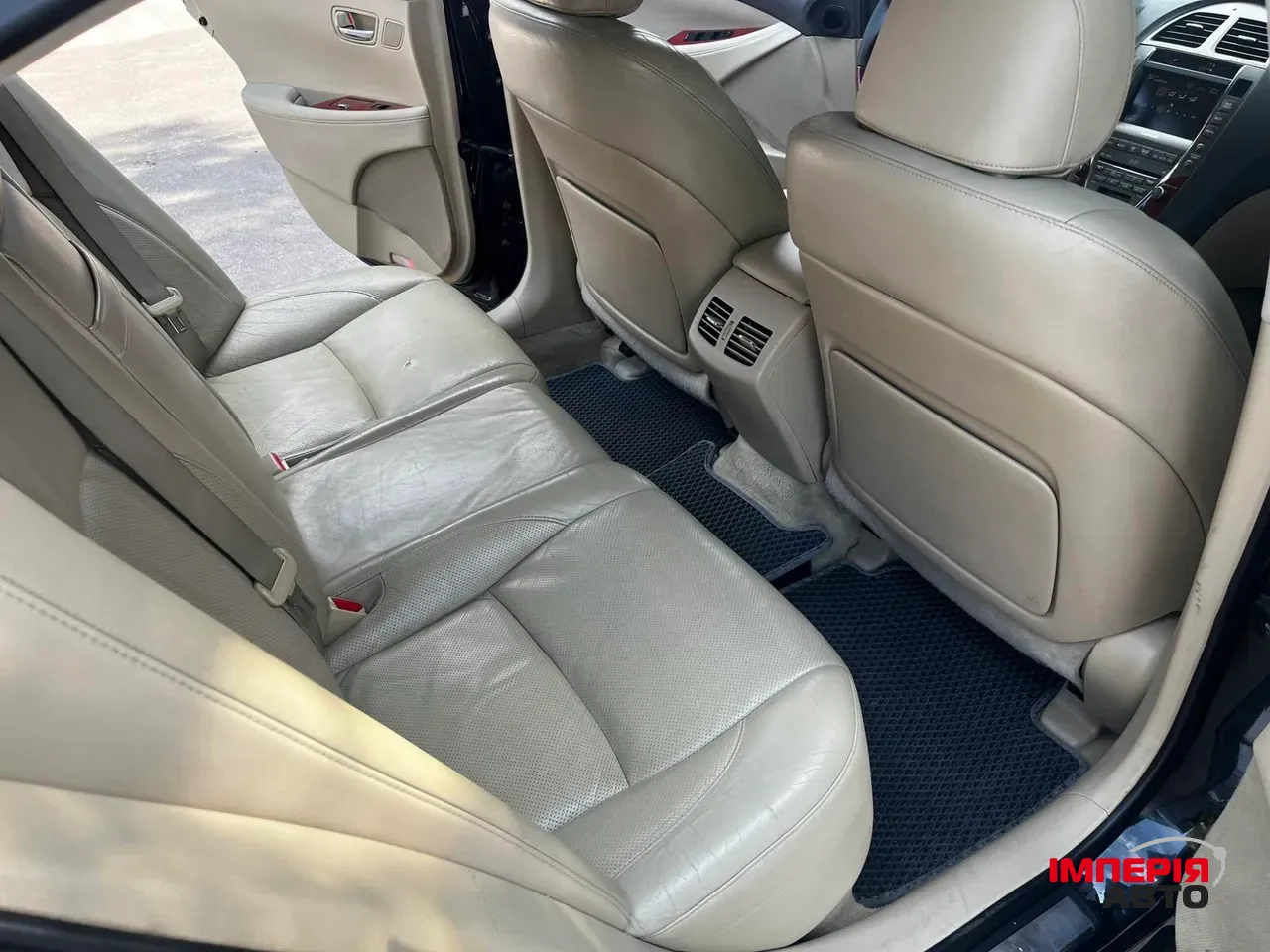 Lexus ES - фото 13