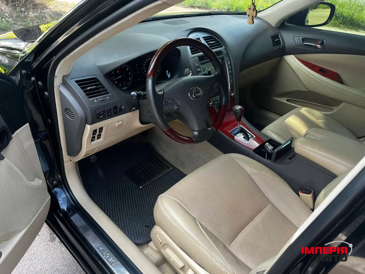 Lexus ES - фото 8