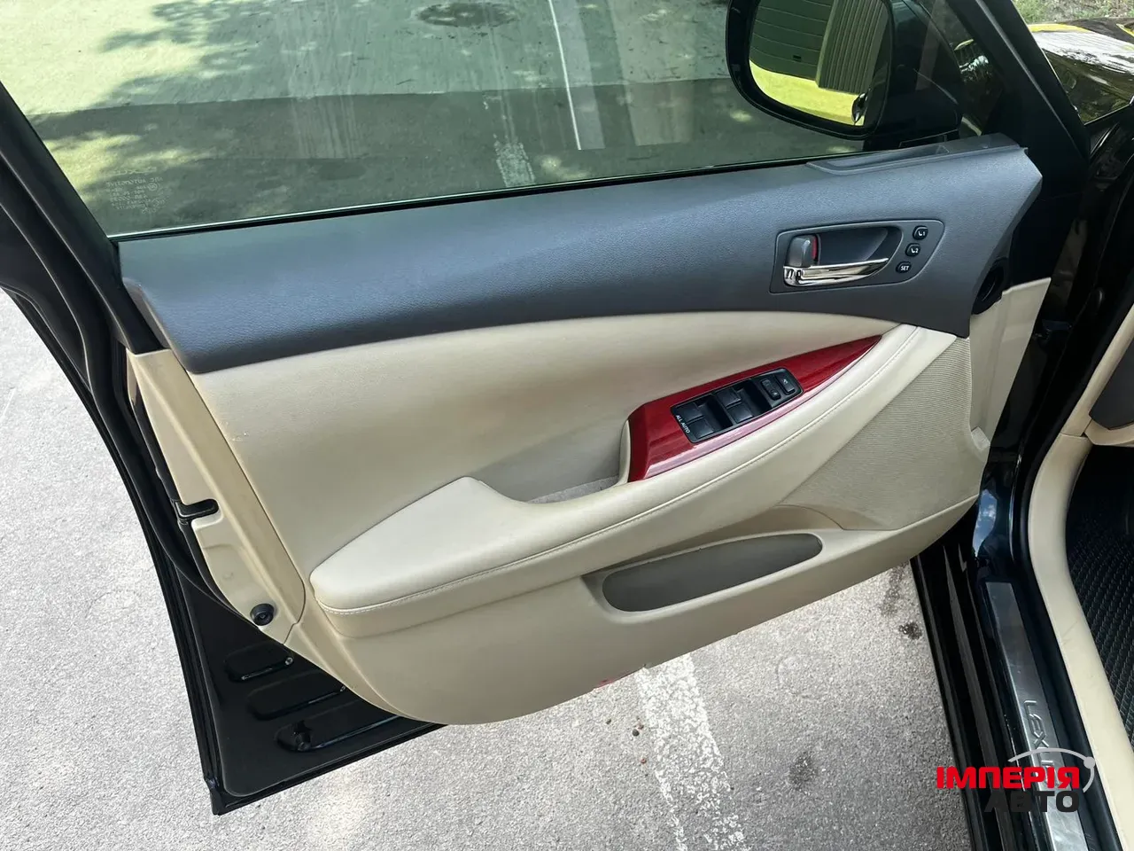 Lexus ES - фото 12