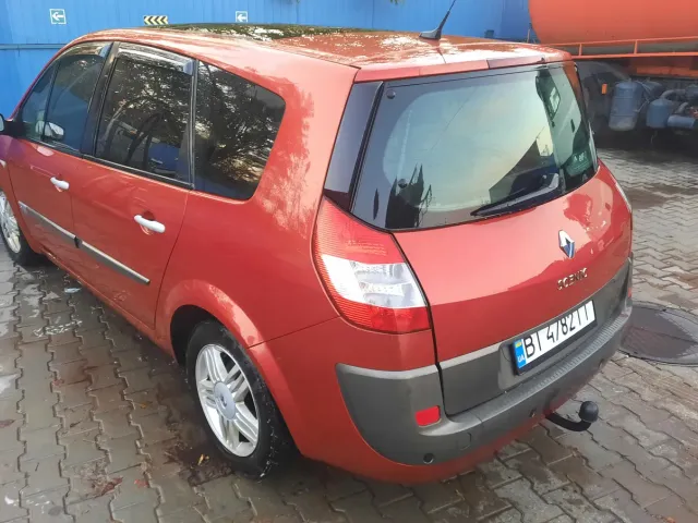 Renault Scenic - фото 3