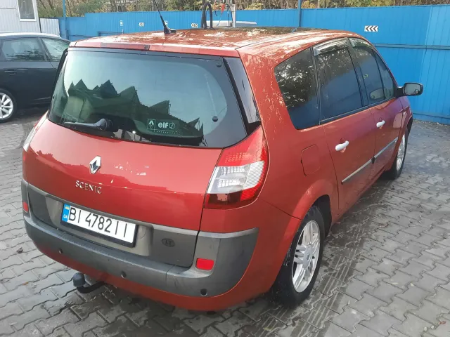 Renault Scenic - фото 4
