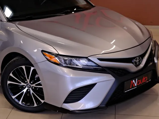 Toyota Camry - фото 3