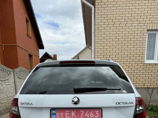 Skoda Octavia - фото 4