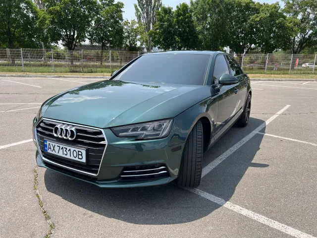 Audi A4 - фото 1