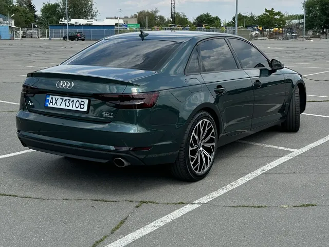 Audi A4 - фото 4