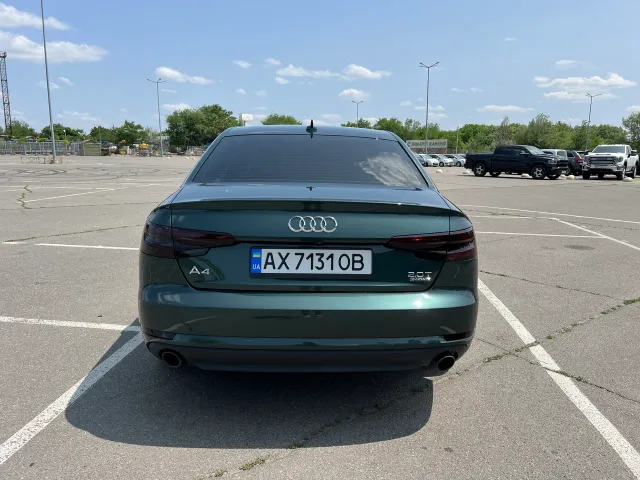 Audi A4 - фото 5